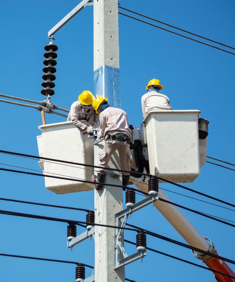 Installation de réseaux électriques en Suisse